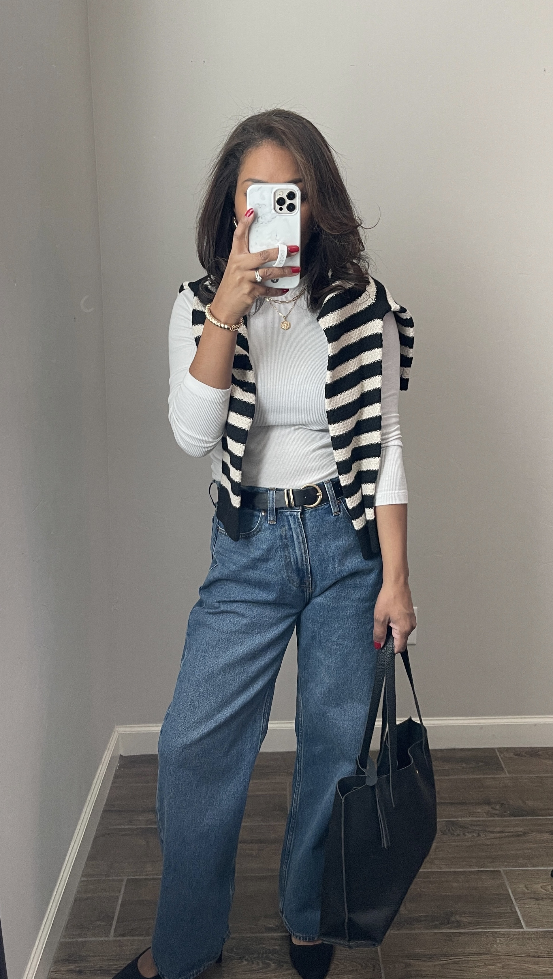 Abercrombie is 25% off and stackable with other sale items on this app! I wear a size 27 regular in all denim. My denim shorts are a 27 regular in curve love. My tops are all a size small! 

 

#LTKSpringSale #LTKSaleAlert #LTKFindsUnder50