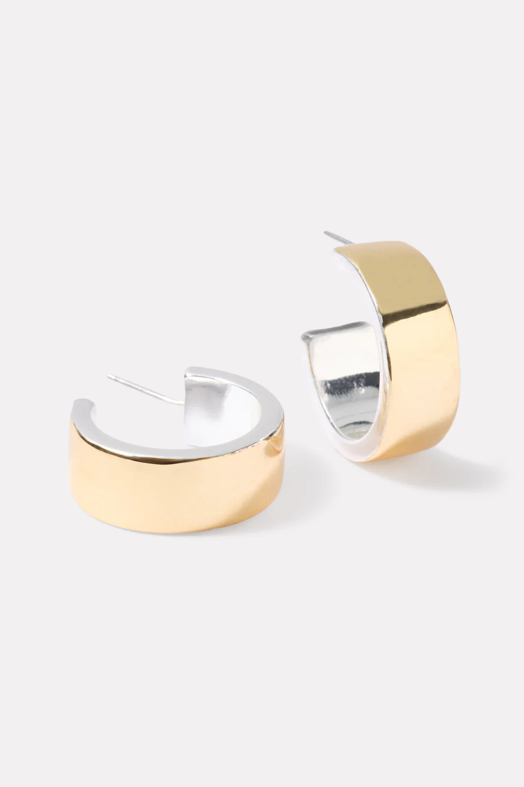 EVEREVE Women's Stafford Statement Hoop, Gold | Evereve