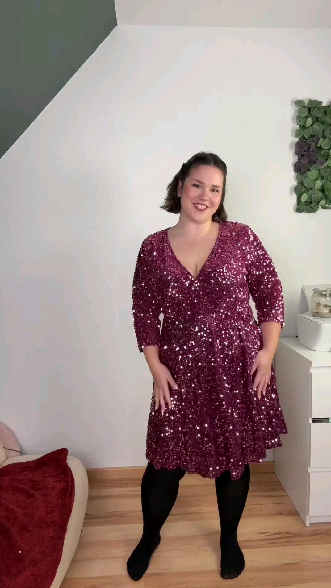 Größe 44/46.

#LTKCyberWeek #LTKdeutschland #LTKcurves