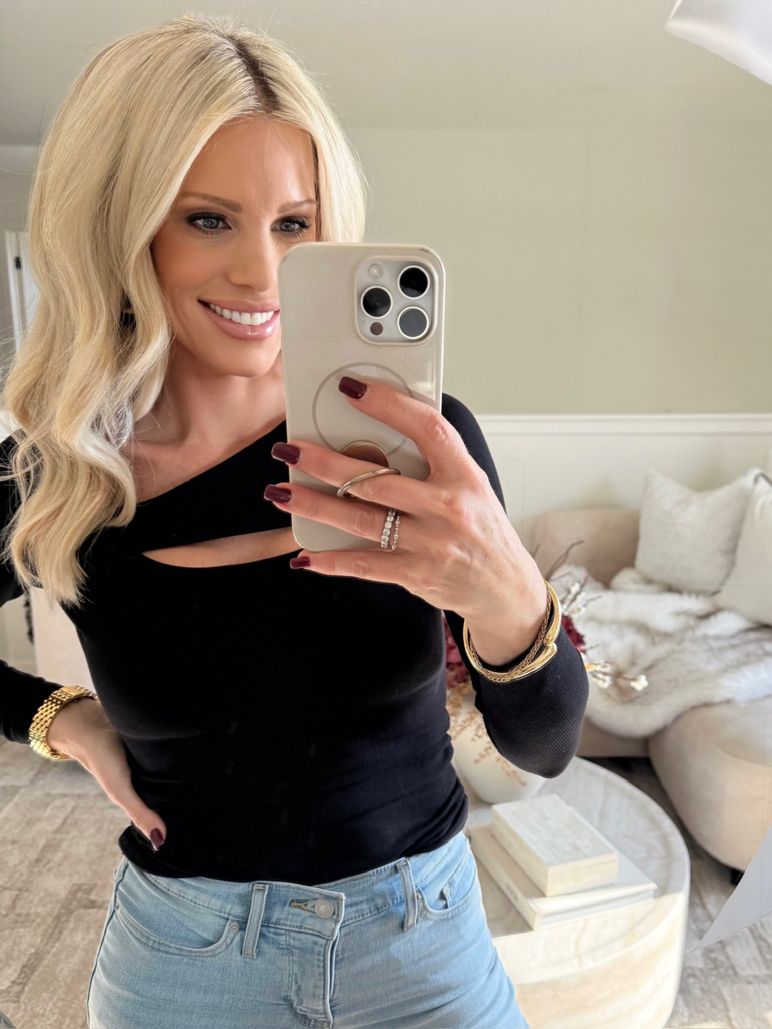 CUTOUT LONG SLEEVE TOP — CHIC, FLATTERING, EVERYDAY ELEVATED! This cutout long sleeve top adds the perfect modern detail to any outfit. The ribbed fabric creates a slimming, sculpted fit, while the asymmetrical cutout makes it feel stylish without trying too hard. Easy to dress up or down, and one of those staples you will want in multiple colors.

#Amazon #TheHillaryStyle #FallFashion #ChicBasics #EverydayStyle #WardrobeEssentials #AmazonFashionFinds #ElevatedBasics #NeutralStyleInspo #CutoutTop 

 #LTKmomlife #LTKOver40 #LTKFindsUnder50