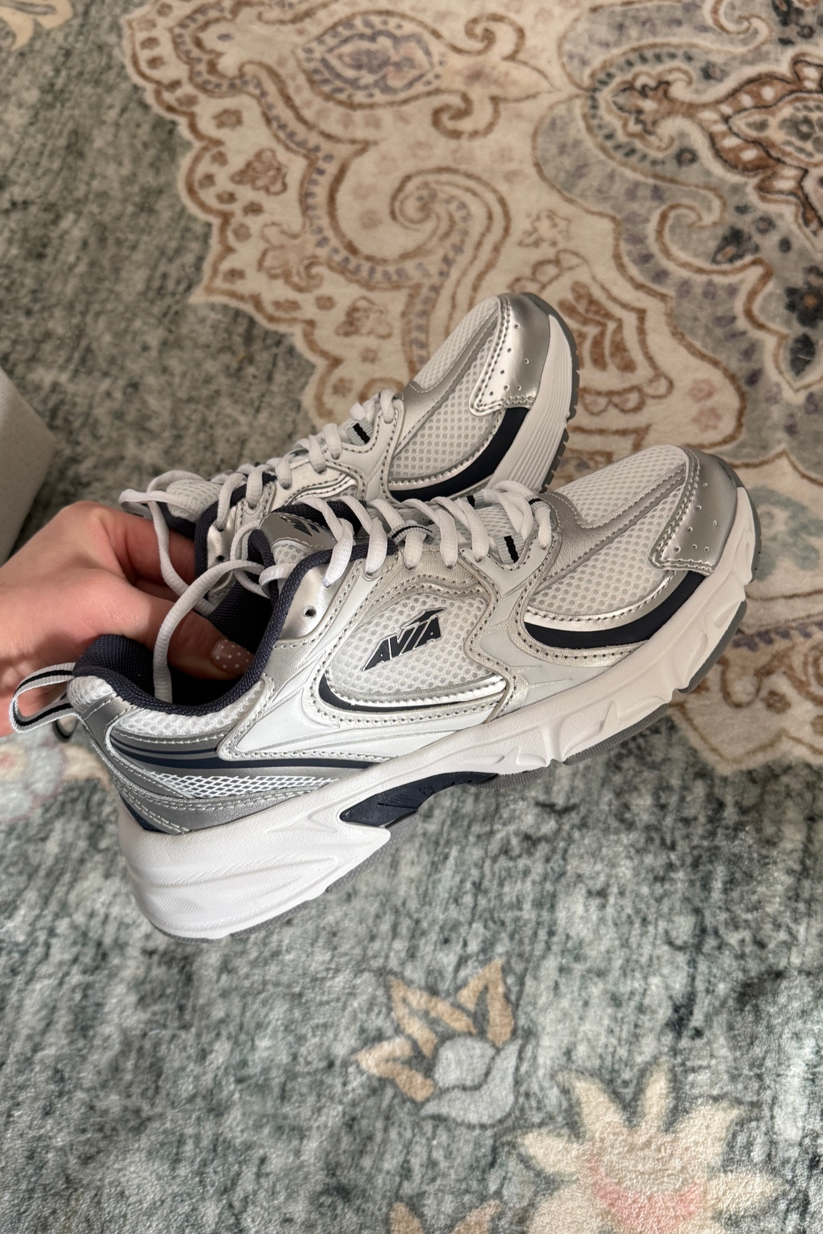 $20 dad sneaks 👏🏼 (are we calling these dad sneakers still? 😂) lots of color options + did my true size 7! 