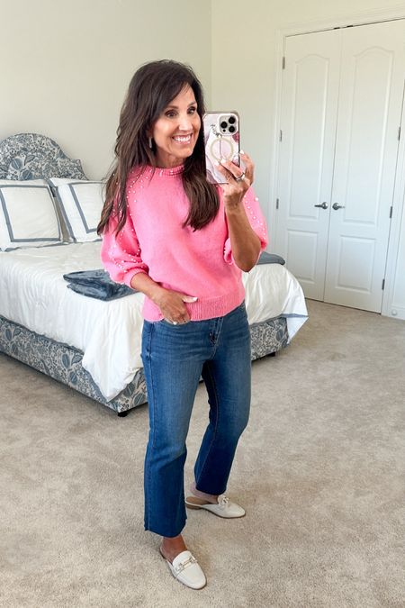 This sweater is a great transitional sweater for early spring!
@shop_avara #avaraista

Sweater - Small
Jeans - 27
Loafers - TTS


#LTKover40 #LTKSeasonal