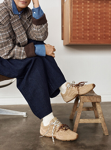 Atlas sandy beige suede sneakers | Simons