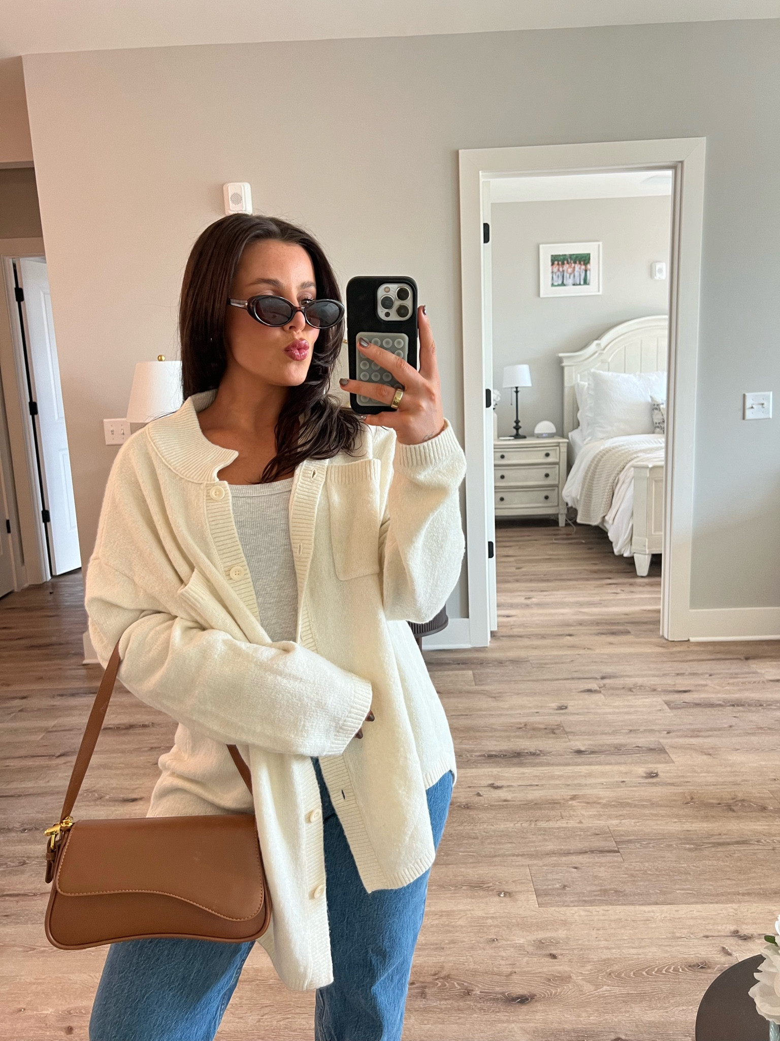 errand/ lunch date outfit 

#aerie #errands #casual #amazon #abercrombie #sweater #cardigan 