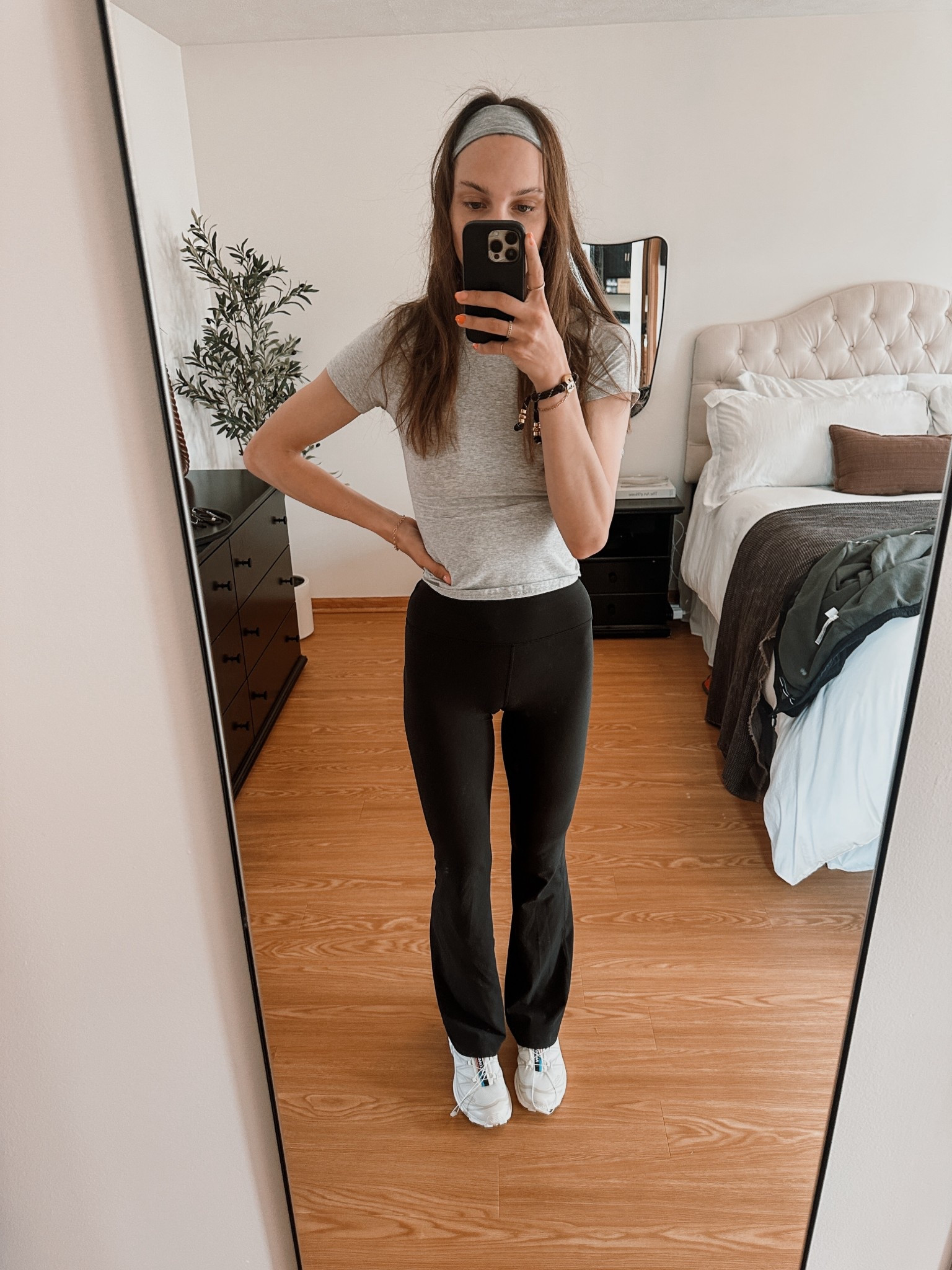 Comfy lounge around day fit 
Love anything skims & these pants from @lululemon are the comfiest ever 

#LTKActive #LTKootd
