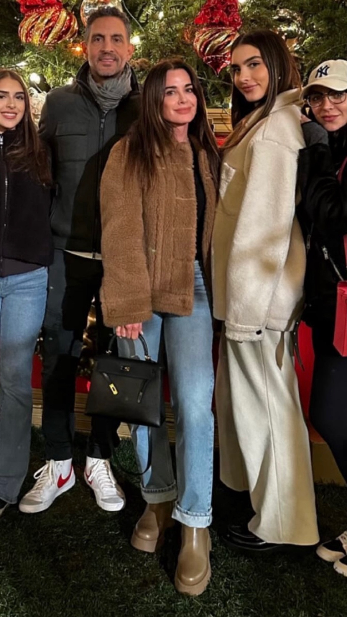 Shop Kyle Richards cozy teddy bear fleece jacket and lug sole boots

#LTKSeasonal #LTKfindsunder100 #LTKstyletip