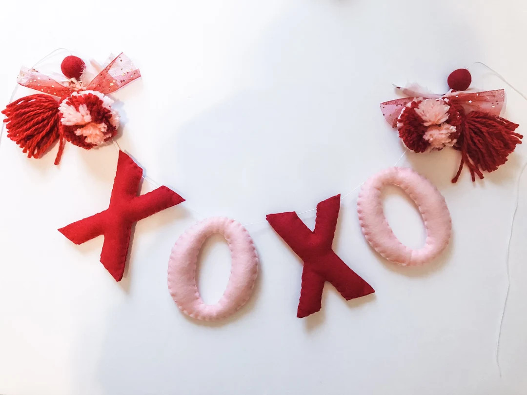 Valentines XOXO Garland//pompom Garlandfelt Bannerwalldecorparty Decorbabyshowerpersonalizedfeltg... | Etsy (US)