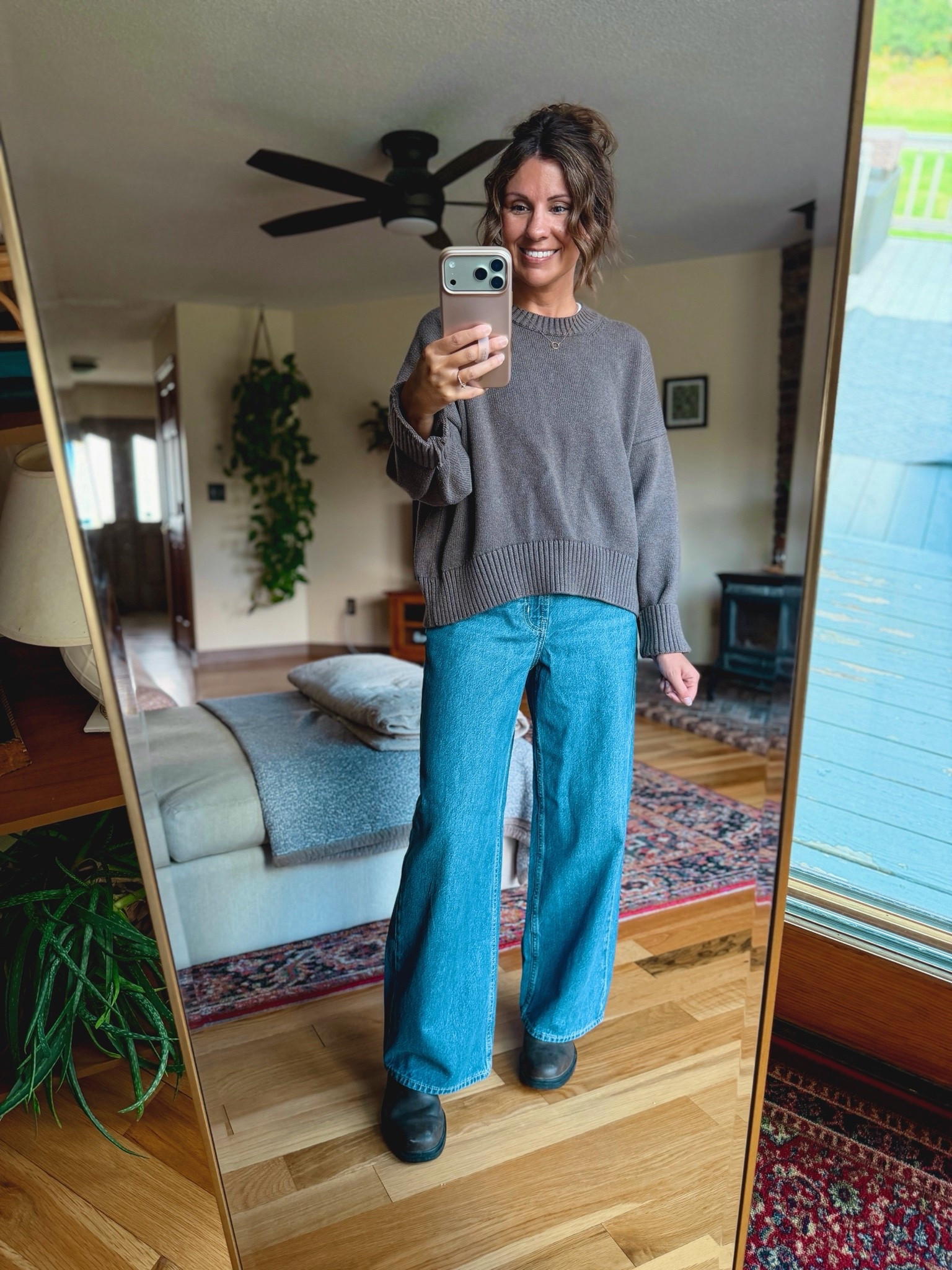 Wide leg jeans and sweater outfit🤎

small in my tank, small in my sweater, 00 petite/short in my jeans and 6 in my blundstone boots

#LTKPetite #LTKSeasonal #LTKootd