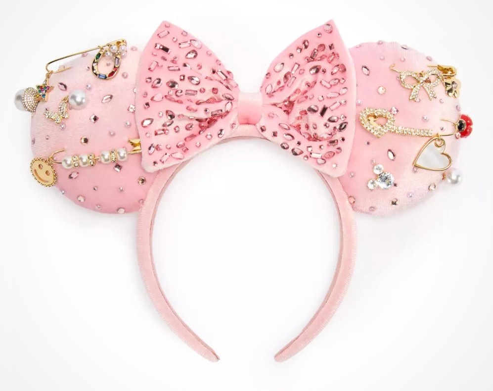 Stunning new Baublebar ears dropped today and I LOVE the charms 😍💖 the color is also gorgeous 

#LTKootd #LTKBeauty #LTKSeasonal