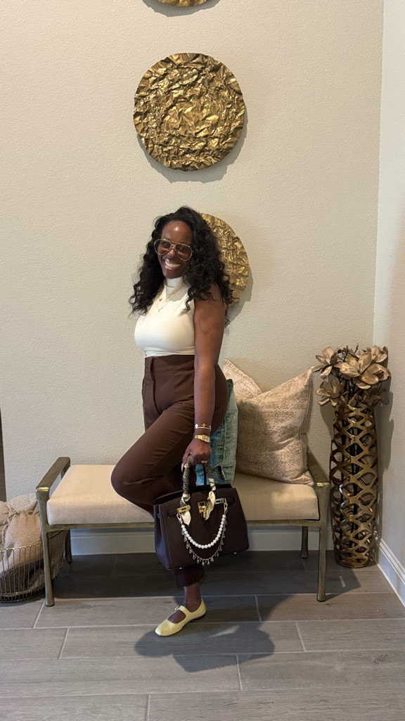 Love a little pop of color 💛✨
Outfit is Zara and bag is from the Vault Label, but I’ve found similar styles!
Top: 1355/458
Pants: 1478/631


#LTKStyleTip #LTKMidsize #LTKItBag