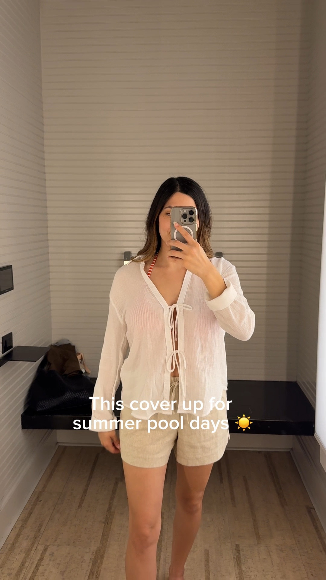 Size XS in cover up & small in linen pants 

