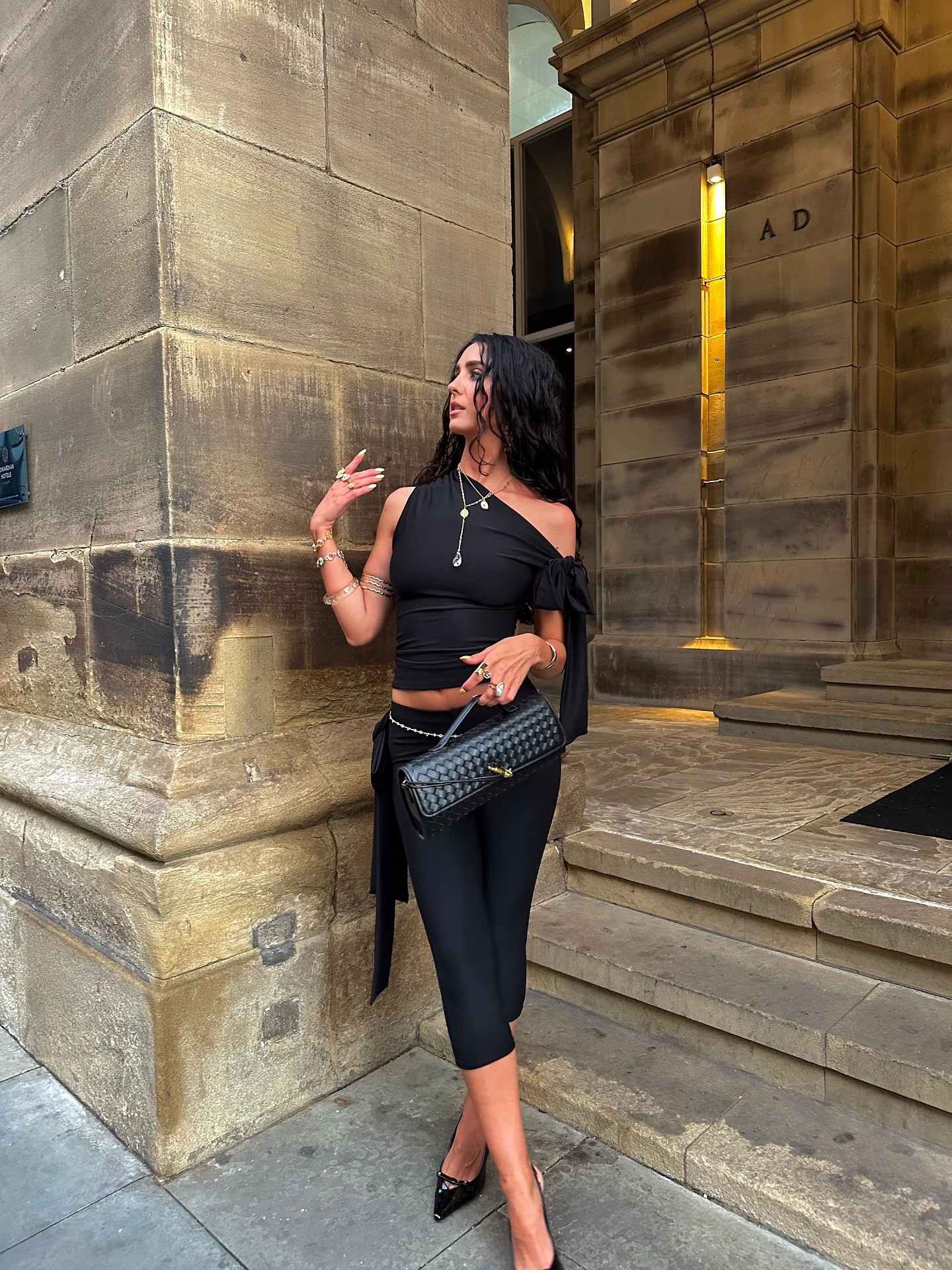 Dinner outfits that you can wear for autumn and winter nights ✨ bringing capris back into season 🖤

—

#dinneroutfit #girlsnightoutfit #OutfitInspo #OOTD #OOTN #outfitinspo #OOTDInspo #FashionInspo #womenswearstyle #StyleInspo #capriset #capritwopiece #twopiece #fashionblogger

#LTKdatenight #LTKautumn #LTKuk