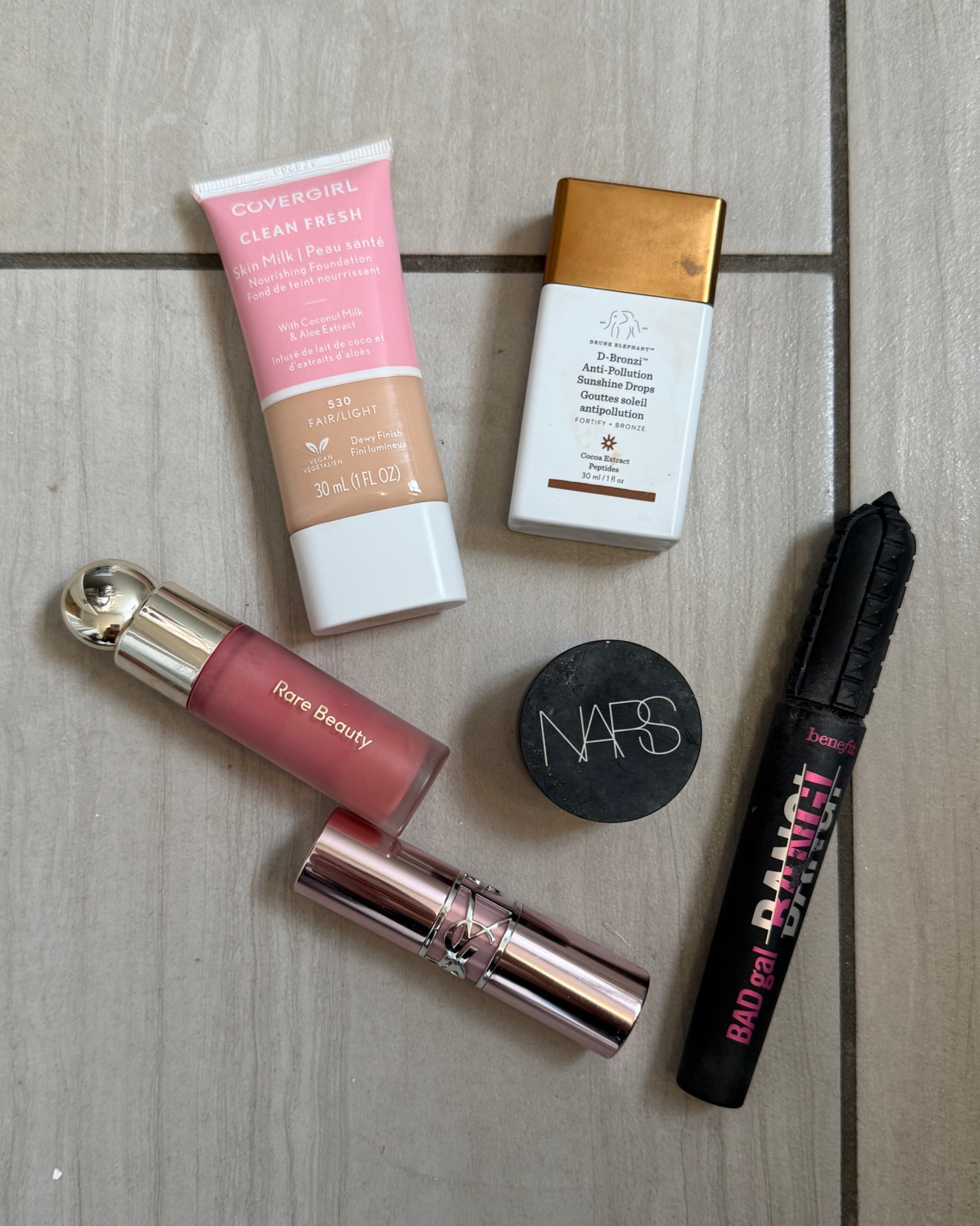 5 minute makeup favorites - natural glowy skin, with dramatic lashesb 

#LTKBeauty