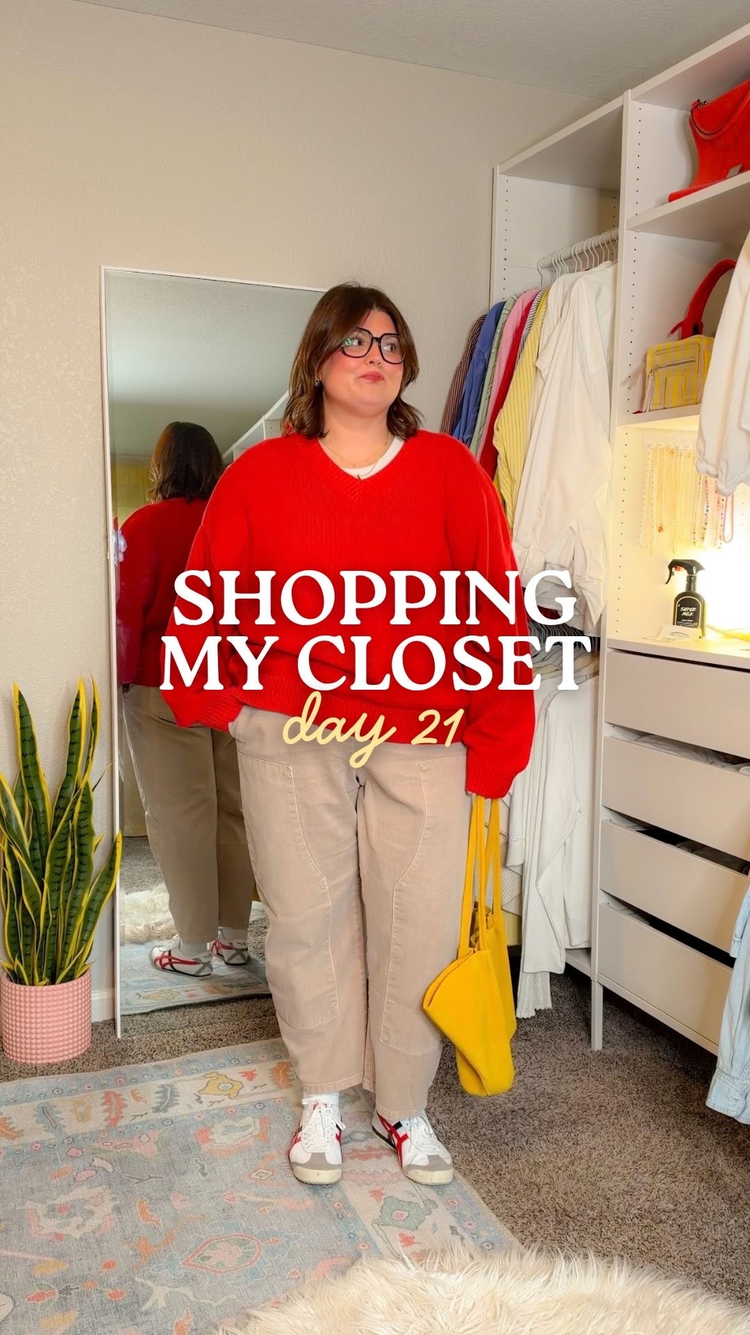 what the @gap double knee barrel pants look like on a size 16 (ish) with an apron belly 🤘

I *haaaate* that these have been sitting in my closet for a year but sometimes all it takes is a little styling session to get your confidence going again 💛

so here they are styled 3 ways! 👖

@onitsukatigerofficial @onitsukatigerus @adidas @oldnavy @knix 
#size16style #apronbellystyle #barrelpants #curvyfalloutfits #shoppingmycloset