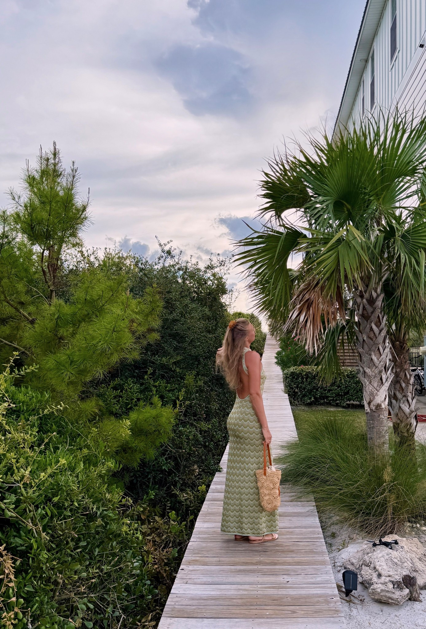 wait okay this was my first time wearing Devon Windsor clothing that wasn’t a bathing suit! Obsessed with the fit ahhhhhh 🌴🌴🌴🌴