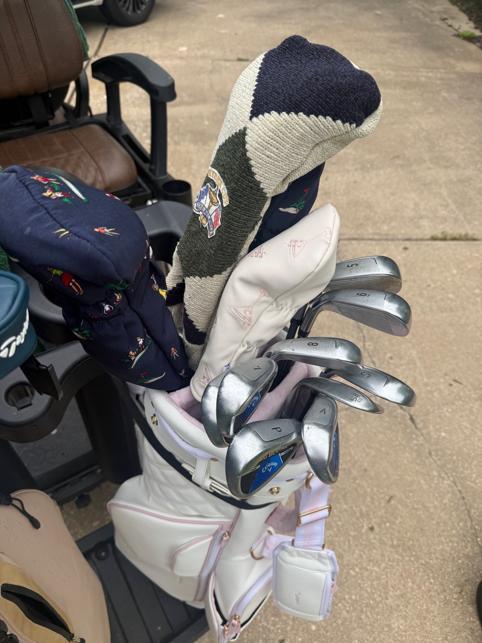 New golf bag 🤍 i love her  

#LTKfitnessgoals #LTKActive #LTKmomlife