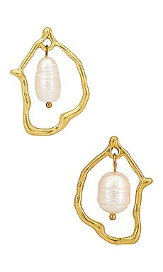 Amber Sceats Pearl Dangle Earring in Gold from Revolve.com | Revolve Clothing (Global)