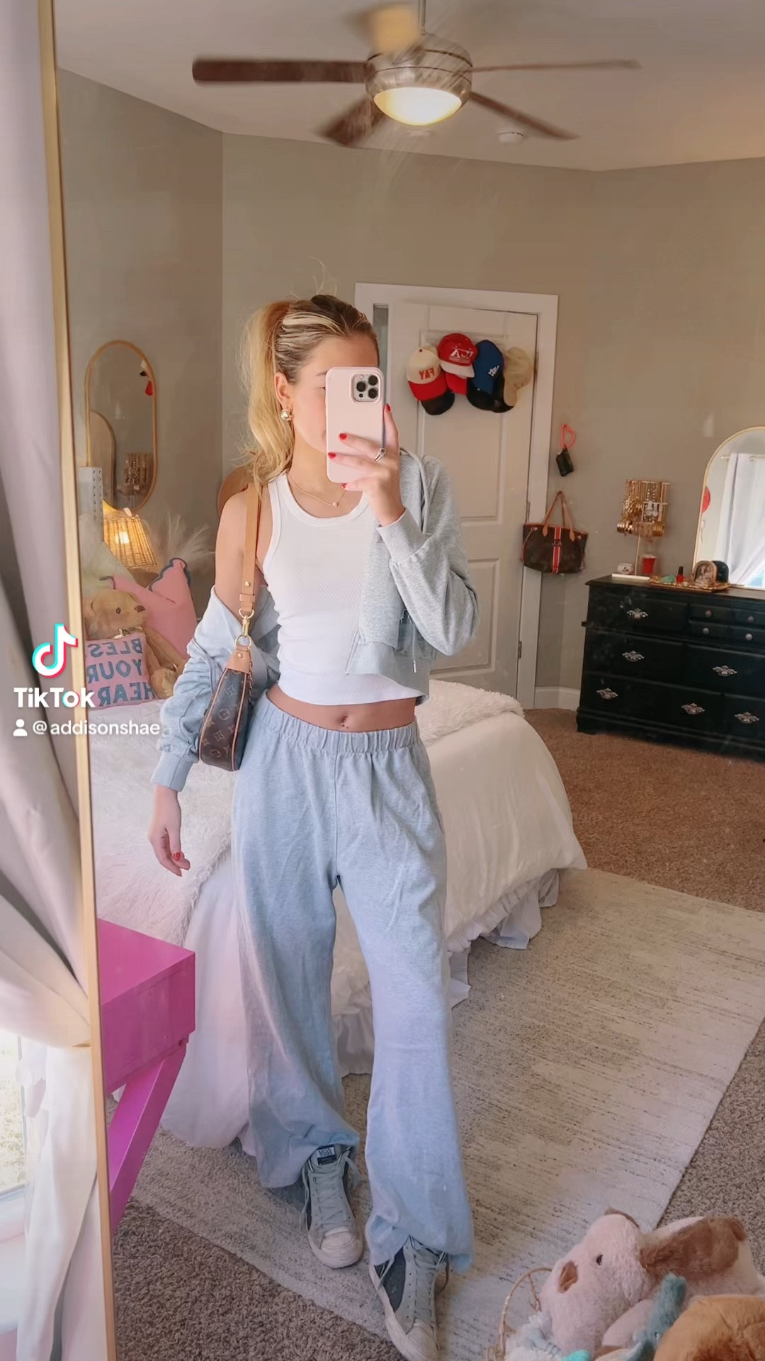 Chill OOTD

#LTKVideo #LTKHoliday #LTKSeasonal