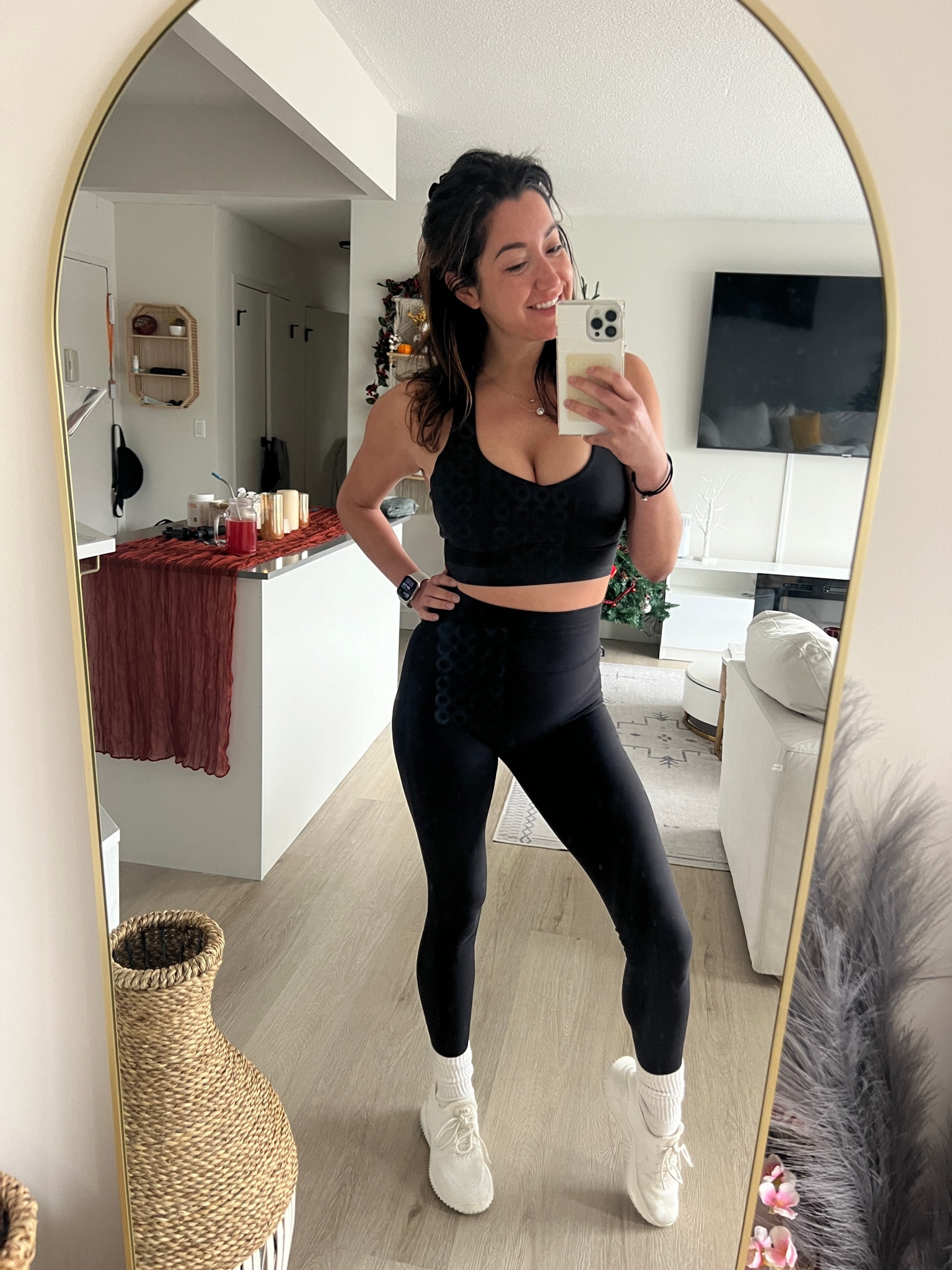 The softest and most comfortable fit set but this collagen fabric is doing something else for our attitude today!! 

#LTKfindsunder100 #LTKstyletip #LTKfitness