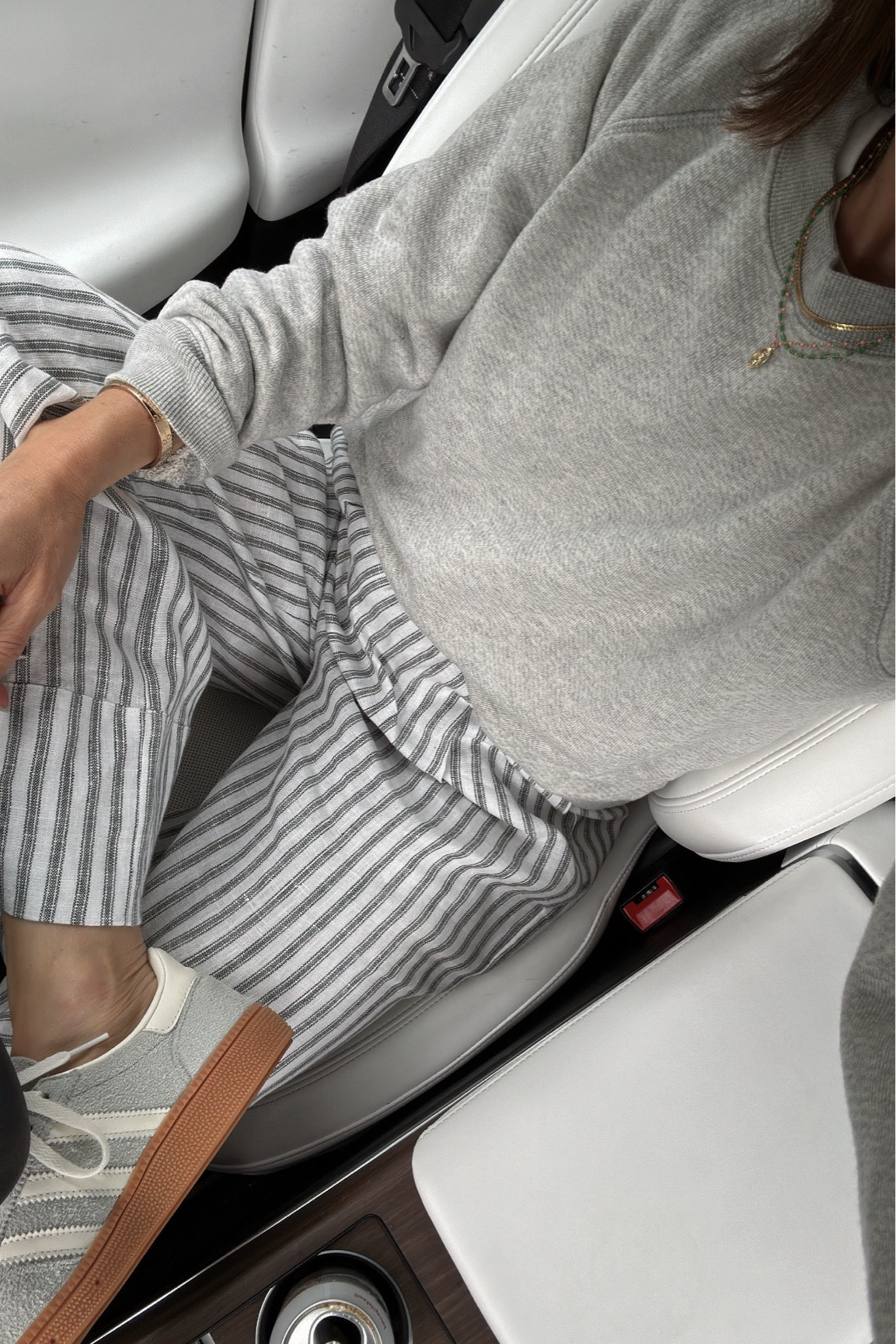 Today’s outfit for when I didn’t want to wear leggings, wanted to be comfortable, and it was cold outfit 
Elastic linen pants were the perfect bottoms (wearing a petite Xs) to pair with a cozy sweatshirt (I’ve had this one for a couple of years, runs tts)

#LTKOver40