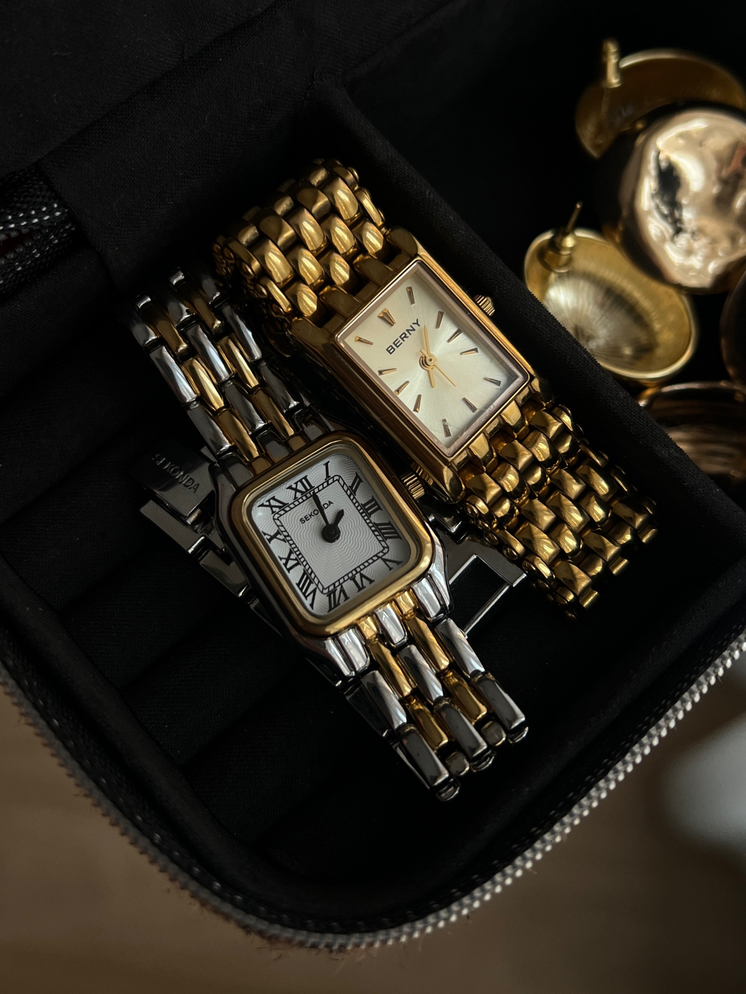 My two - I never wear silver jewelry but love mixed metal so I can’t compliment the cooler tones in my outfits from time to time 🤍✨

#watch #workwear #officewear #officeoutfit #delicatewatch #elegant #elegantwatch 

#LTKFindsUnder100 #LTKStyleTip #LTKWorkwear