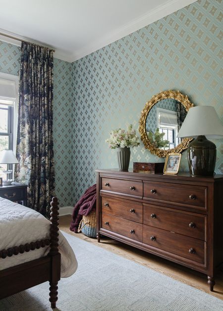 Faye’s Room 🖤

Turned wood dresser, gold mirror, ceramic lamp, vase, area rug, Lola blanket, wallpaper, floral curtains

#LTKhome #LTKSeasonal