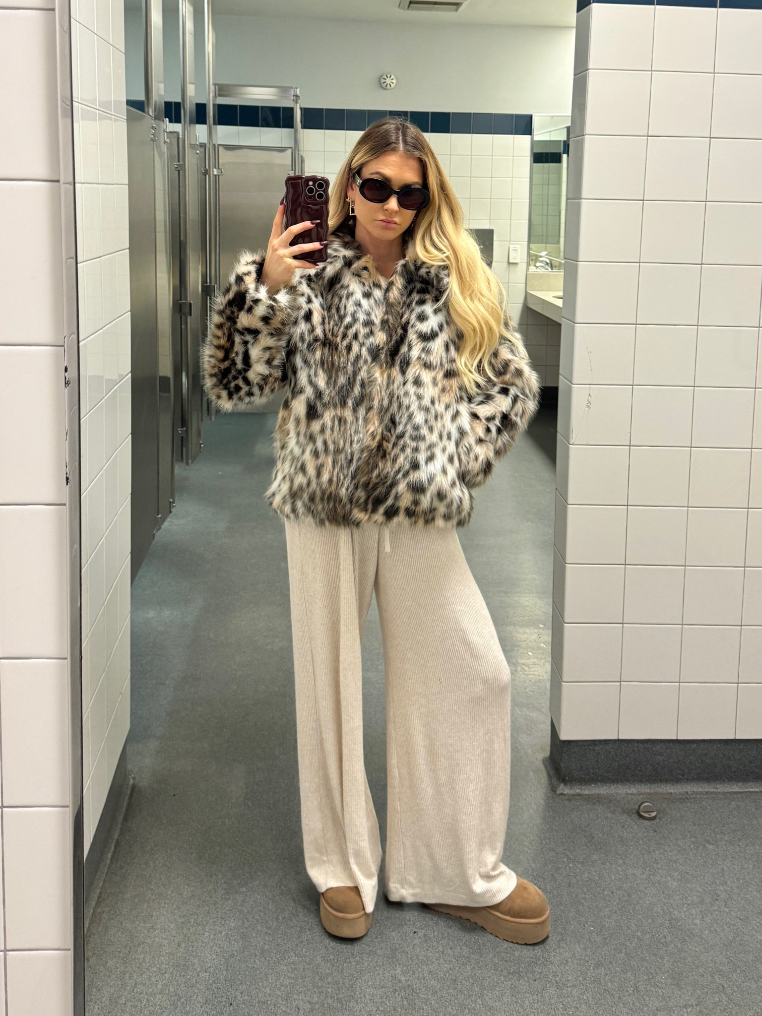 Cozy travel outfit 🐻

Ugg boots
Loungewear

#LTKFindsUnder100 #LTKFindsUnder50 #LTKStyleTip