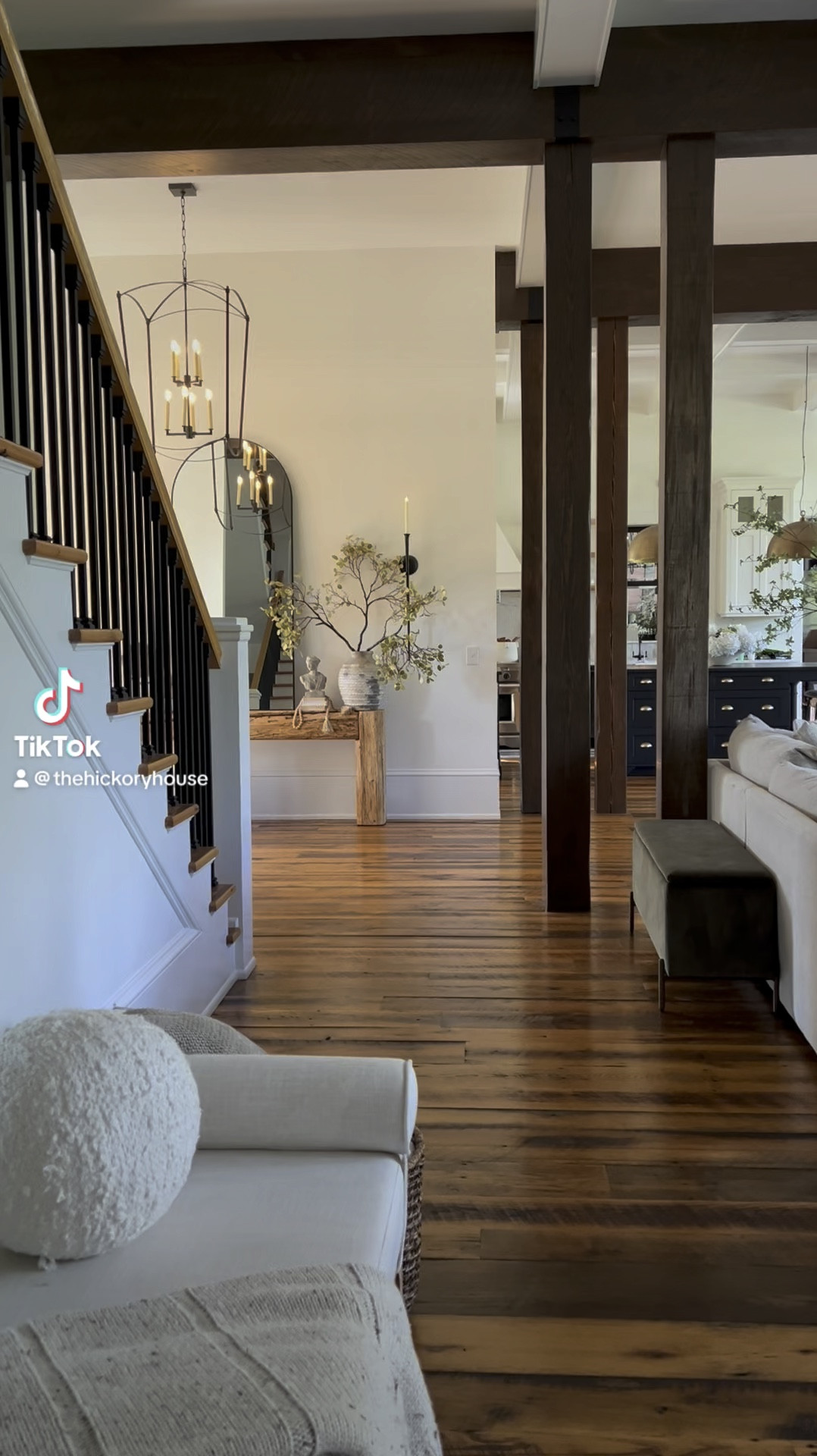 Cozy, summer family room decor ☀️

#LTKSeasonal #LTKHome #LTKVideo