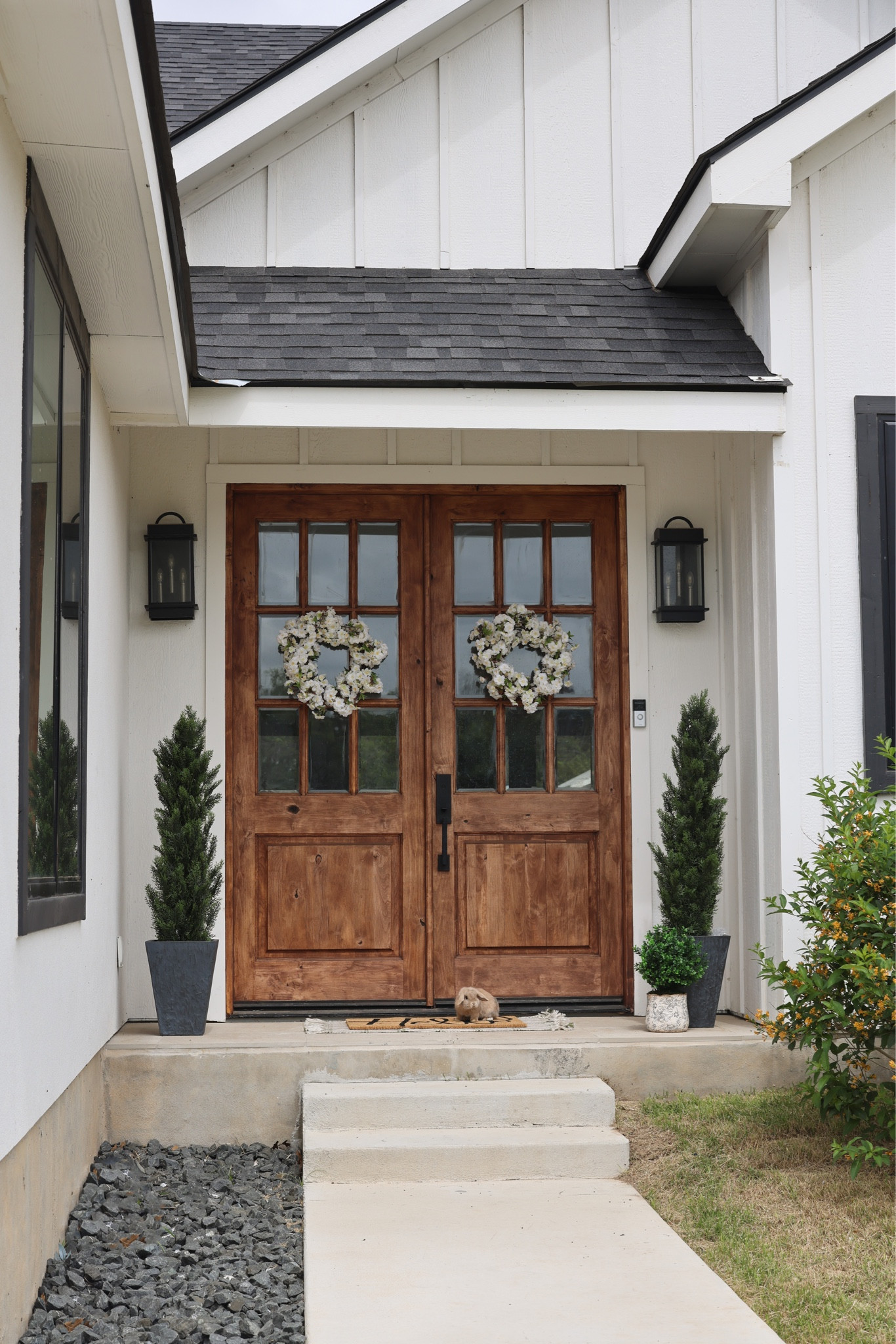Our front porch just got a major refresh just in time for Spring
- and the best part -
everything is from @nearlynaturalfloral so no need to water out here! 

Chomp also got to run around the front yard for the first time today - needless to say, he loved it. Wait to the end to see his little tail hop away

• Linked everything we used on our porch in my @shop.Itk

#frontporch #nearlynatural #frontporchdecor #fauxplants #porchdecor #porch #hollandlop #springrefresh

#LTKfamily #LTKSeasonal #LTKhome