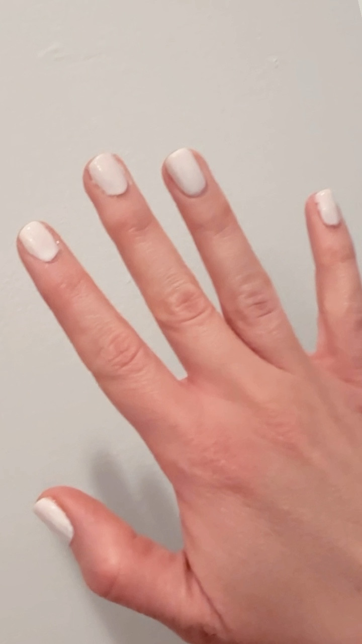 Winter short nails 

Gellen 108

White nails, diy nails, gel nails, Amazon, easy nails, 

#LTKbeauty #LTKstyletip #LTKfindsunder50