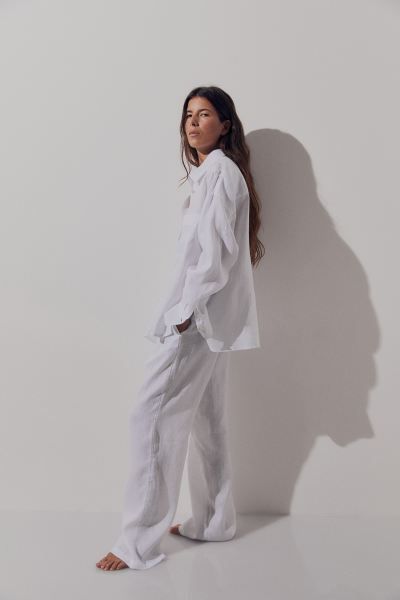 Oversized linen shirt - White - Ladies | H&M GB | H&M (UK, MY, IN, SG, PH, TW, HK)