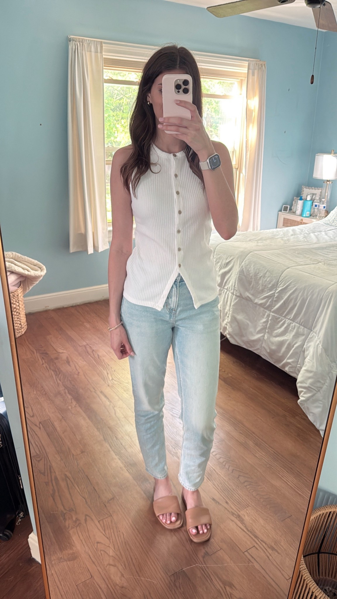 MDW outfit 

Top: Old Navy / Small
Pants: American Eagle / 4L 
Sandals: Target 

#LTKSummerEdit #LTKFindsUnder50 #LTKStyleTip