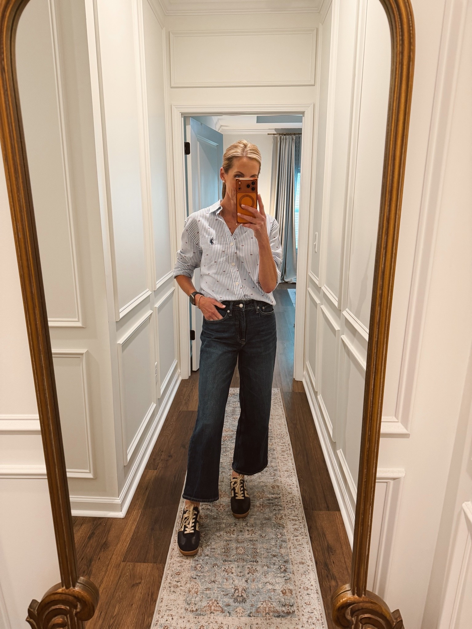 OOTD: men’s oxford button down size small // cropped denim and my back70 sneakers.