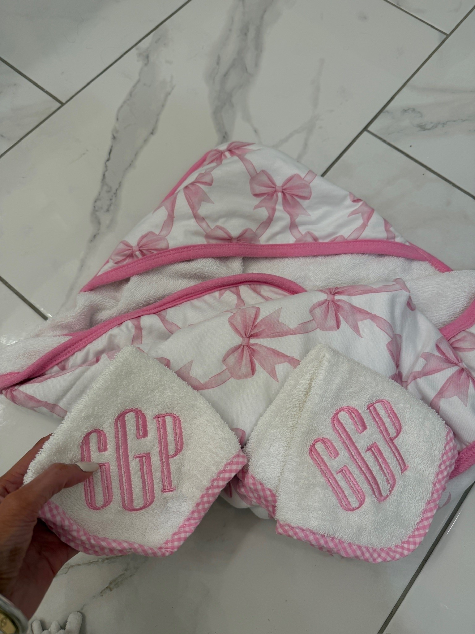 Gabbers new wash cloths!! How cute!!! 

Classic Whimsy, Baby towels, Baby washcloths, Baby essentials, Emily Gemma

#LTKmomlife #LTKBaby #LTKdayinmylife