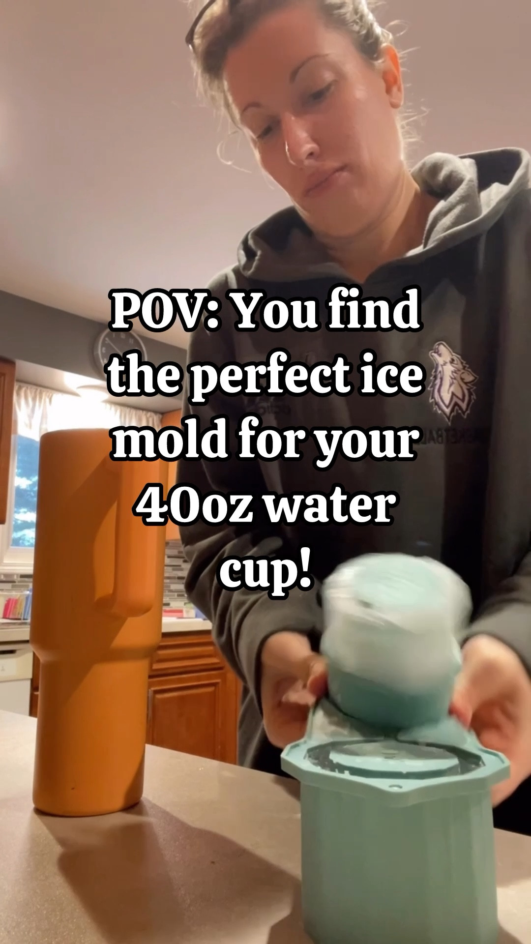 The perfect ice mold for your water cup! The ice stays for 2 days in this cup 🫶🏼🧊🥶