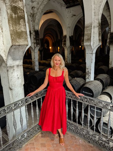 The perfect dress for wine tasting in Jerez 🇪🇸💃🏼 I never wear red but saw this and knew it would be perfect for our sherry excursion 🍷