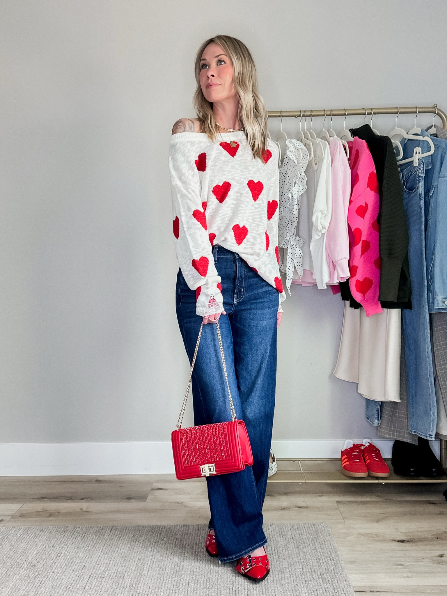 Casual cute Valentine’s outfit option

Code “BRYN” gets you 10% off the necklaces 🫶🏼



Valentine’s outfit / cute / casual / Amazon sweater

#LTKStyleTip