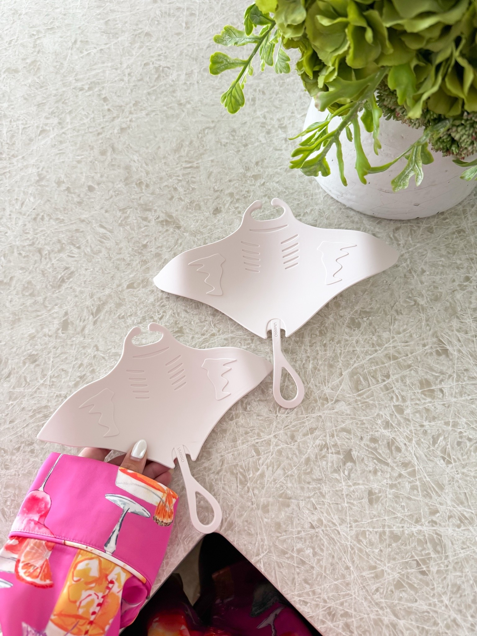 These pot holders are so fun for the FL house!

#LTKHome #LTKmomlife #LTKfoodie