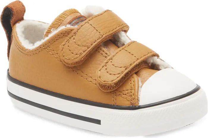 Converse Kids' Chuck Taylor® All Star® 2V Faux Fur Lined Oxford Sneaker | Nordstrom | Nordstrom