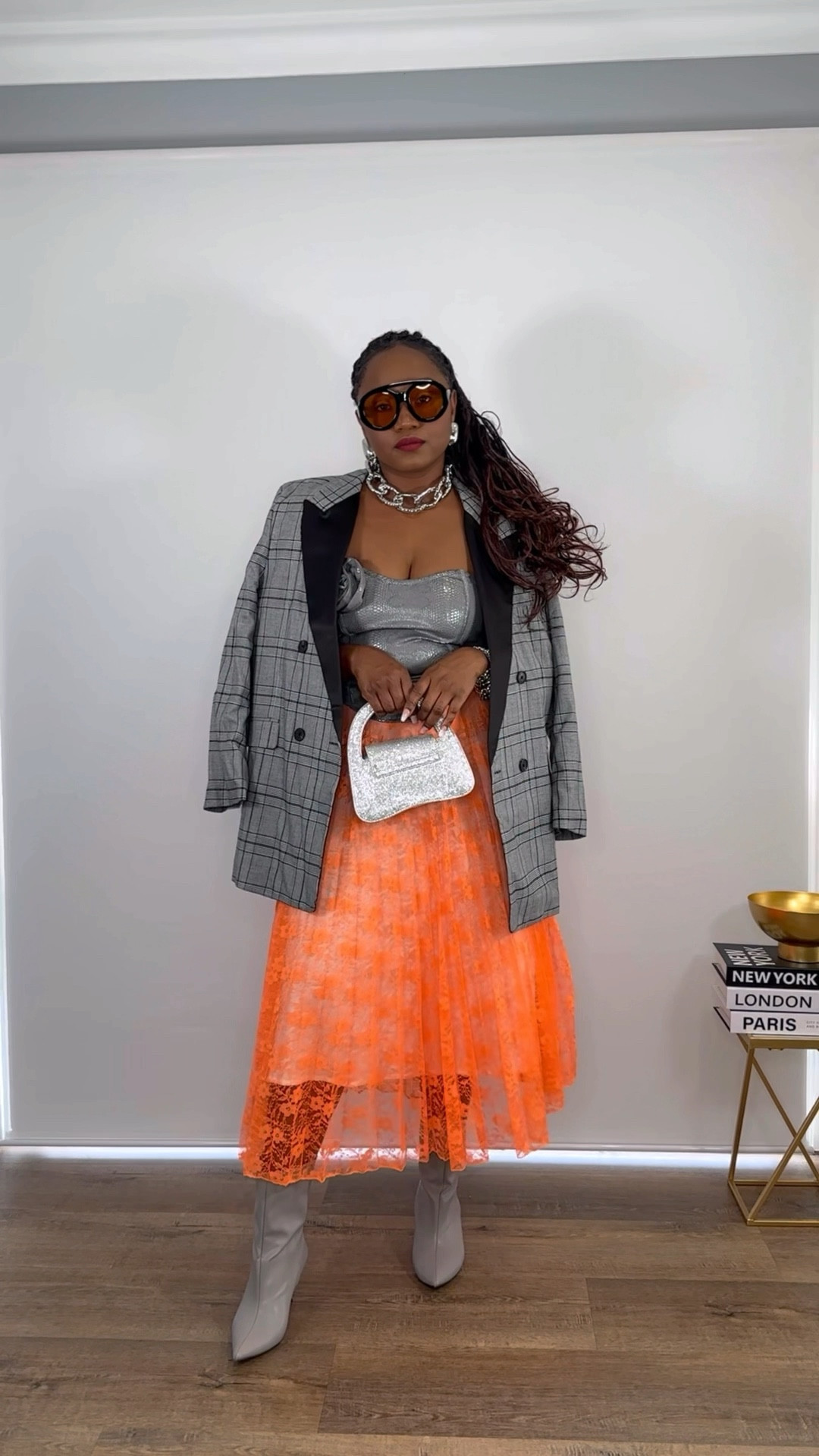 Gray with a pop of collar 
Blazer
Boots
Sunglasses 

#LTKaustralia #LTKstyletip #LTKmodest