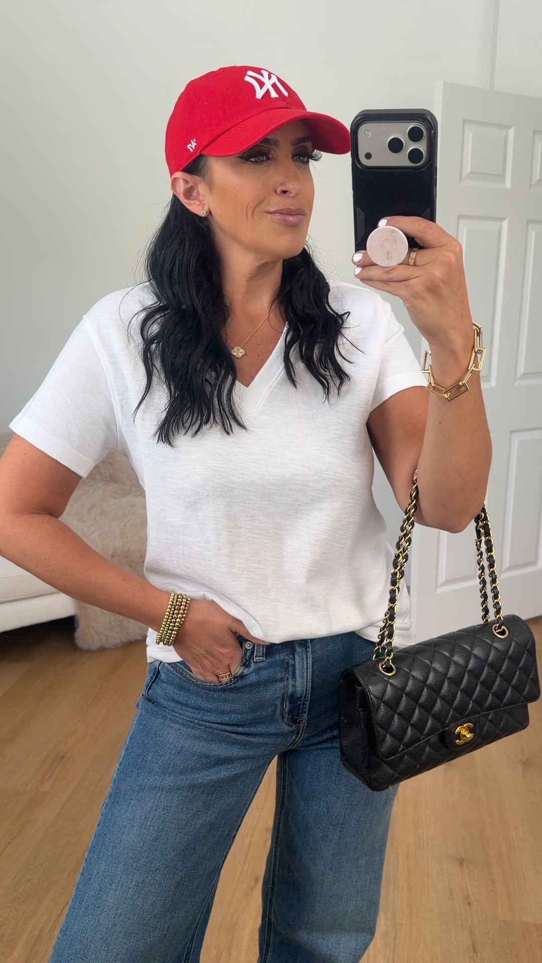 Quince 100% Organic cotton slub v-neck tee wearing size medium only $19