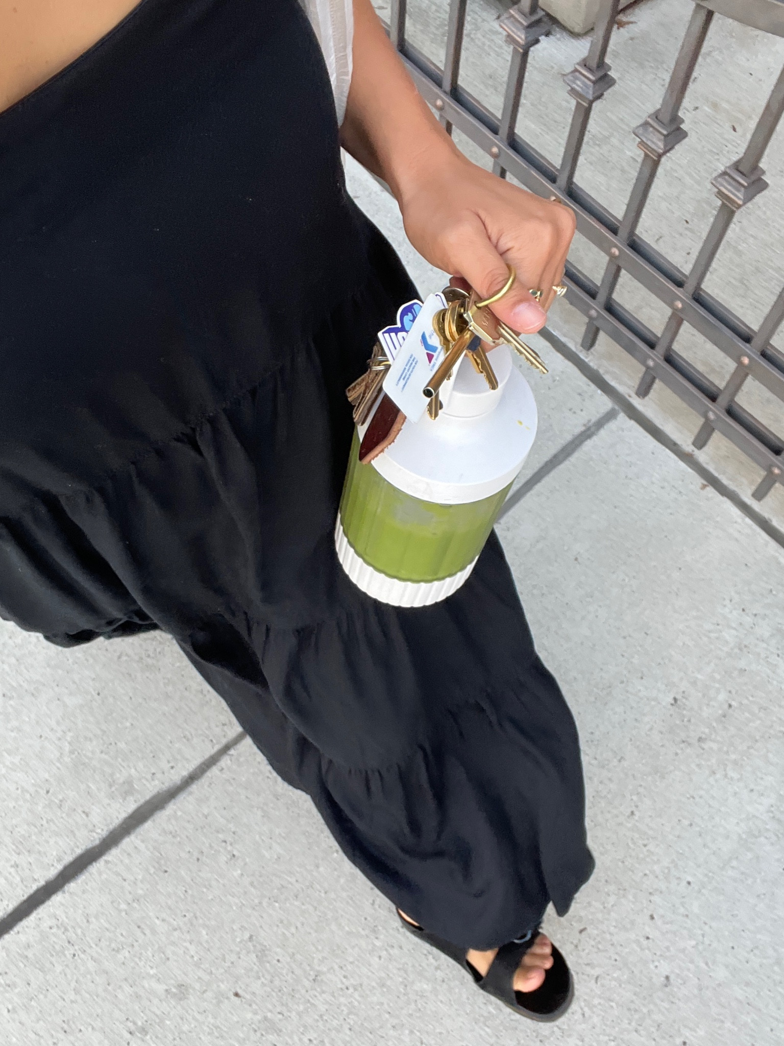 Go to summer dress. Have this in multiple color.

Amazon Dress (so comfy + pockets)
Old Tory Burch Sandals
Beast Blender (new favorite appliance)
#backtowork 

#LTKunder100 #LTKworkwear #LTKBacktoSchool