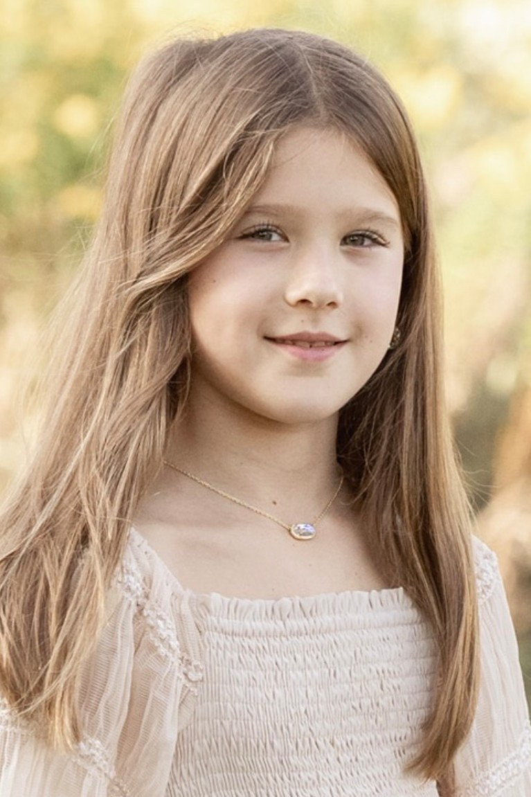 Girls gift idea! Kendra Scott necklace. This is the iridescent color and is so pretty. We also have the color bar version that you can interchange the gem. Such a good gift idea! Also linking our other Kendra Scott items we have and love! On sale for BF/CM!

#LTKCyberWeek #LTKGiftGuide