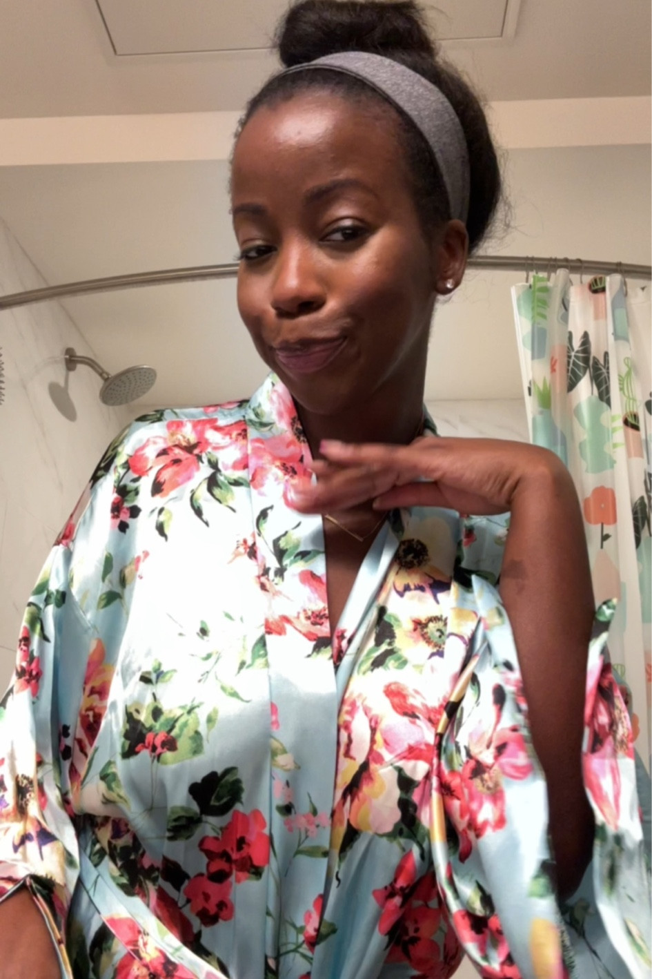 Soft satin floral robe from a GRWM. perfect for slow mornings & an easy Mother's Day gift 💐

Linked similar styles

#LTKMothersDay #LTKmorningroutine #LTKgrwm