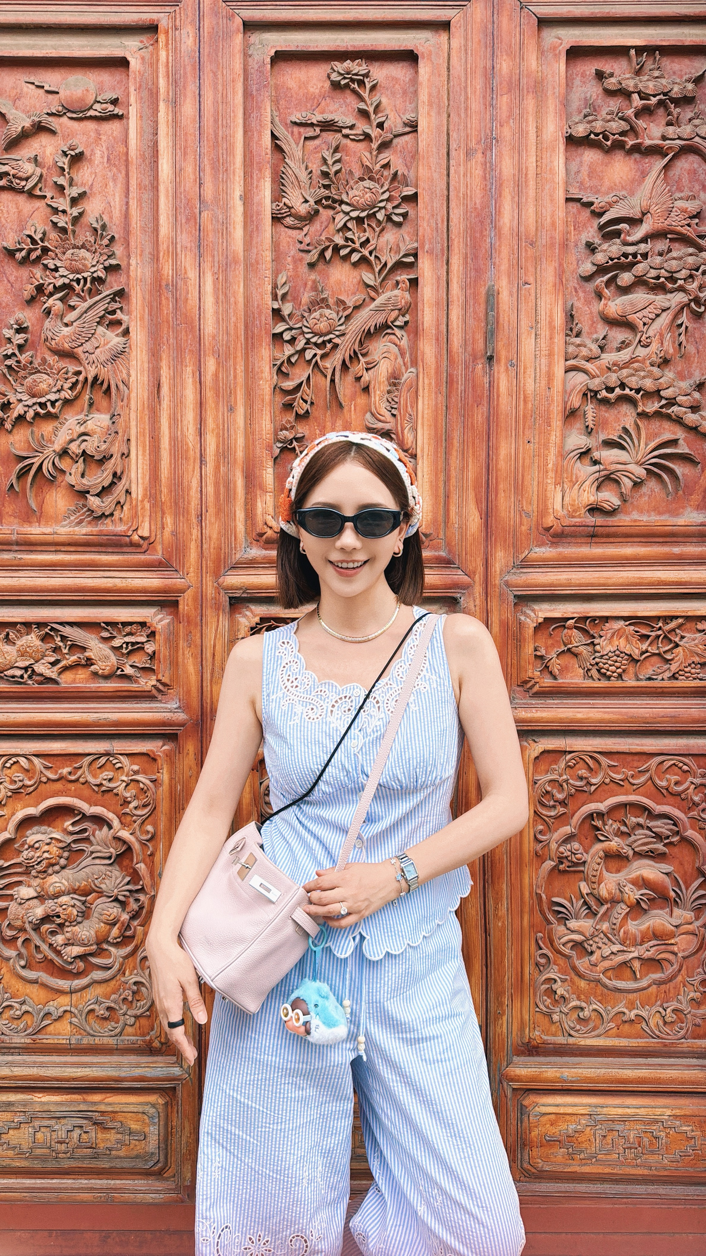 Top @Fabrique

Bottom @Fabrique

Accessories @Lola Rose

Bag @Rabeanco

Sunglasses @Beneunder 

 #LTKdayinmylife #LTKootd #LTKSeasonal