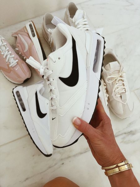 Comfy nike retro casual sneakers fit tts

Cellajaneblog 