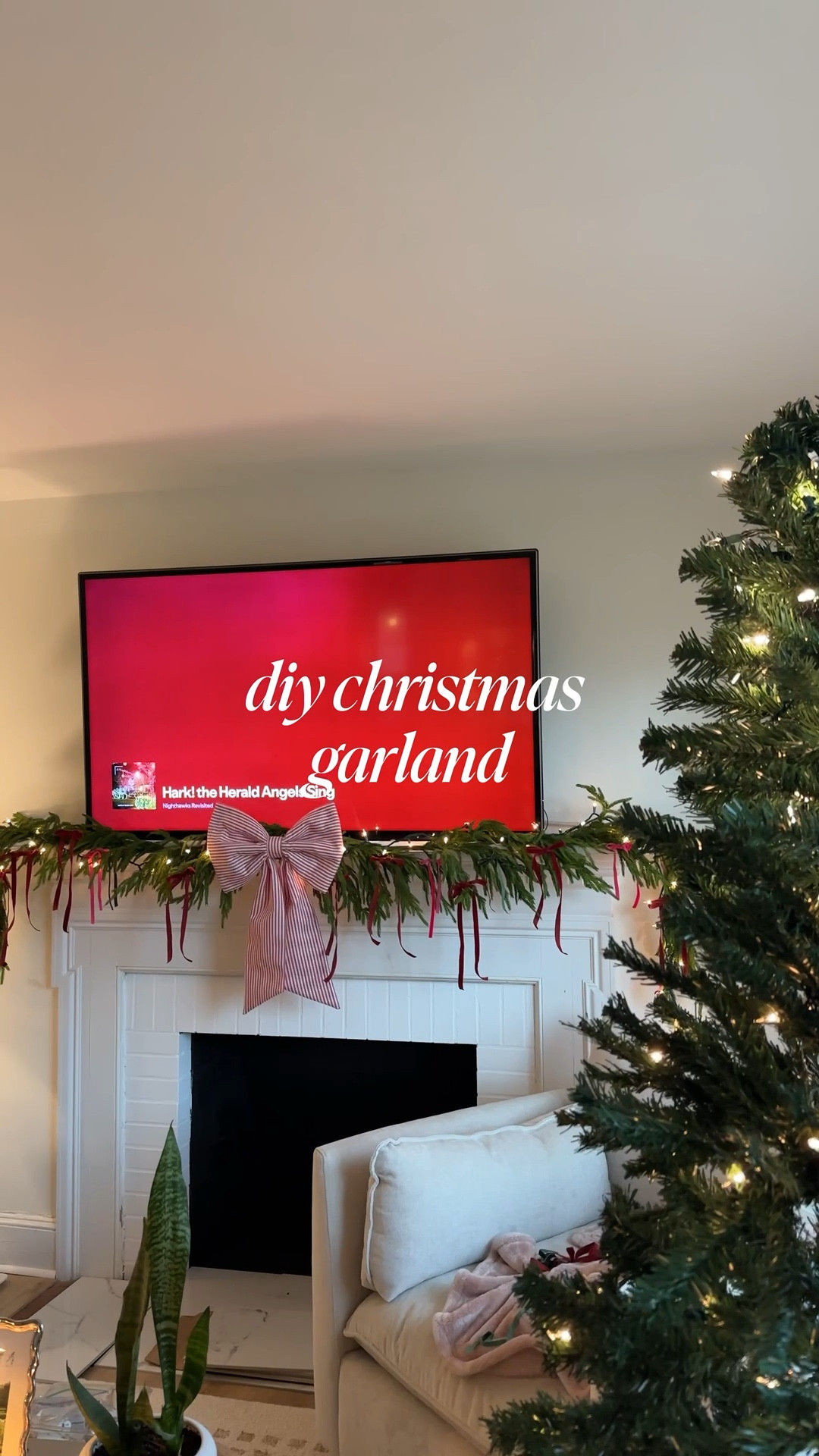 diy christmas bow garland 💗🎄

#LTKHome #LTKHoliday