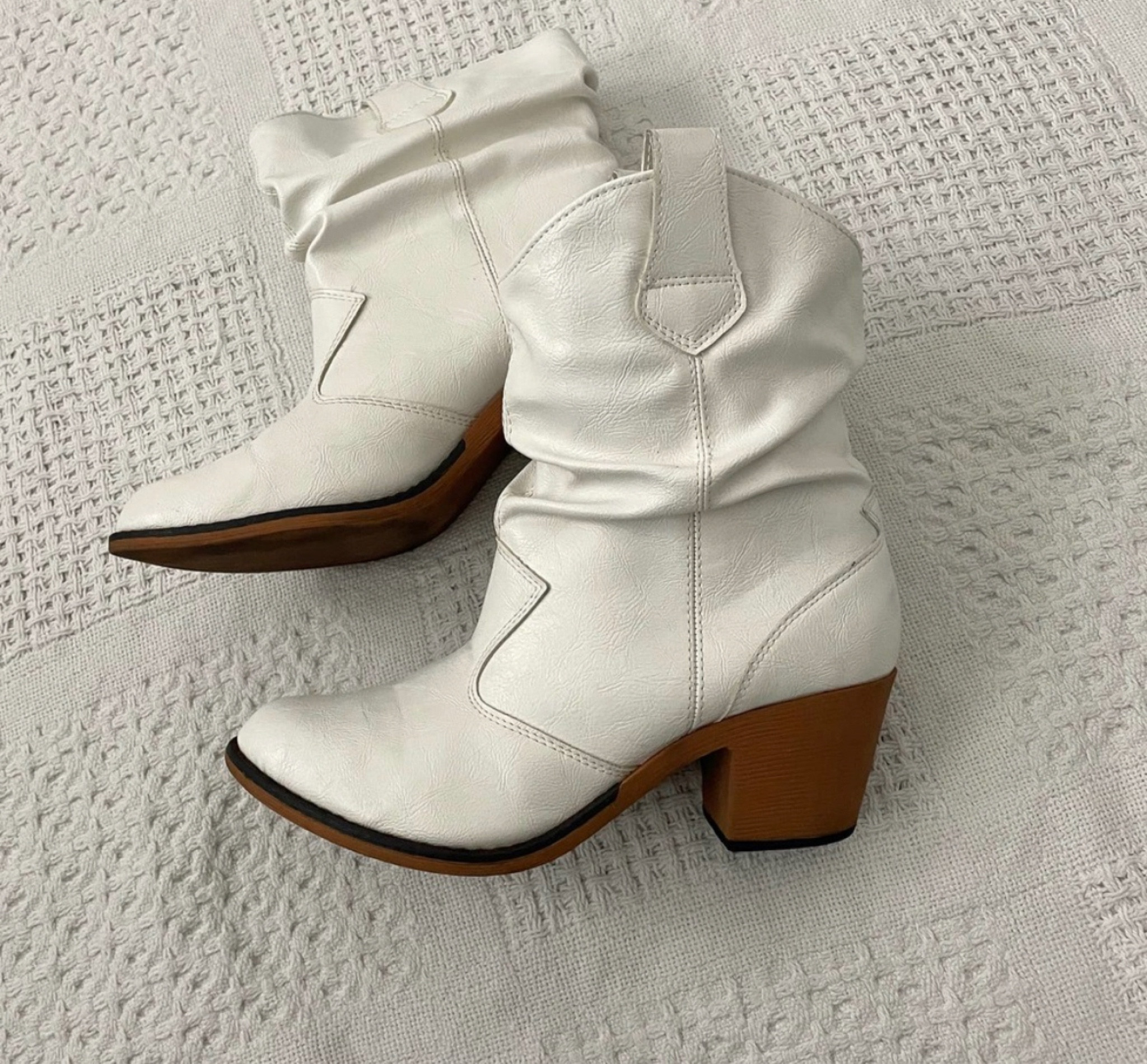 #boots #boho #western #cowboy #costume #whiteslouchyboot #linedancing #cosplay #halloween #cowboyboot #midcalfboot #white #charlesalbert #gift 

#LTKGiftGuide #LTKshoecrush #LTKunder100