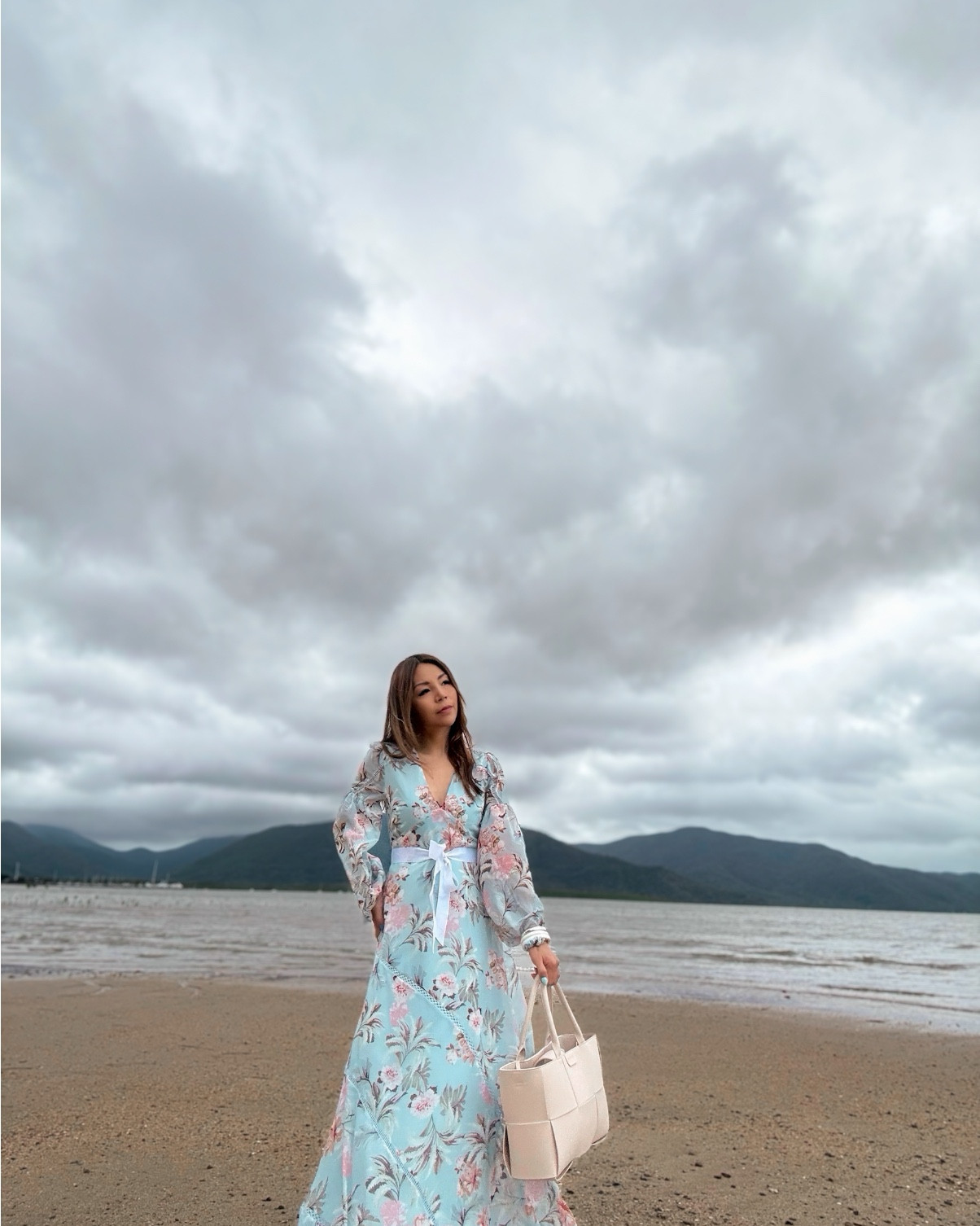 Now that we are in Spring, I’ve been refreshing my wardrobe for spring fashion which means new arrivals, dreamy pastels, stunning sillouettes and gorgeous prints. 

@belleandbloomofficial have just dropped their new 2025 collection and I have reserved a special space just for them 🥰 

Don’t forget to use my code LiyanBelle for 20% off at Belle and Bloom xx 

*AD | #belleandbloom 

#LTKspring #LTKootd #LTKnewarrivals #transeasonalstyle #outfitiftheday #dressforvacation #springtosummer #outfitinspo #howtowear


#LTKaustralia