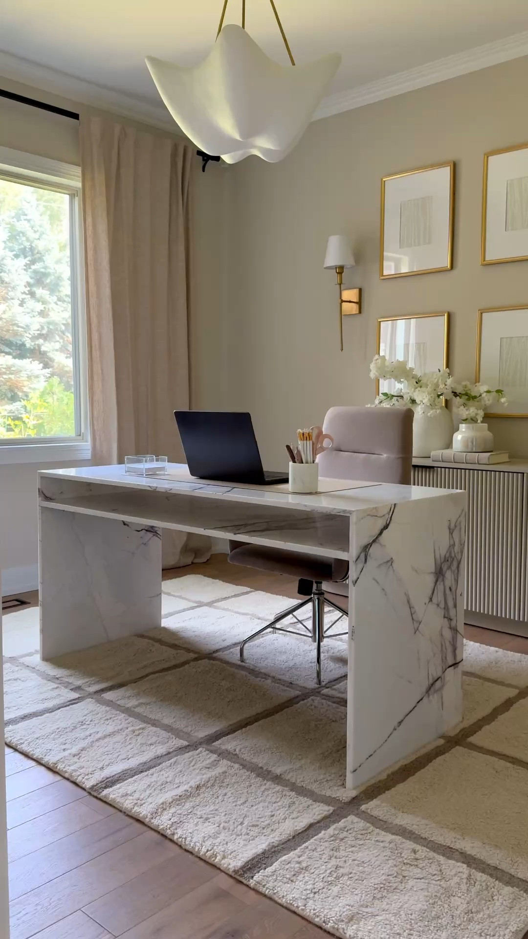 I recently refreshed my office with this 100% wool rug. It is so soft and plush and easy to clean. Home office.

#LTKWorkwear #LTKHome #LTKstorytime